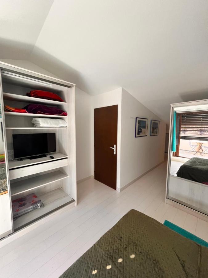 Belle Chambre Spacieuse, Tropezienne, Vue Remparts, Clim, Parking Эг-Морт Экстерьер фото